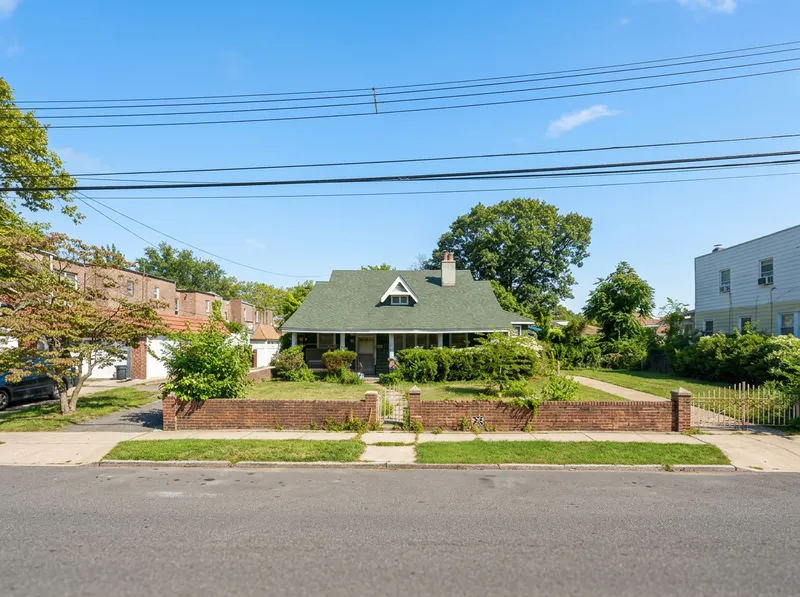 Property in Laurelton, Queens