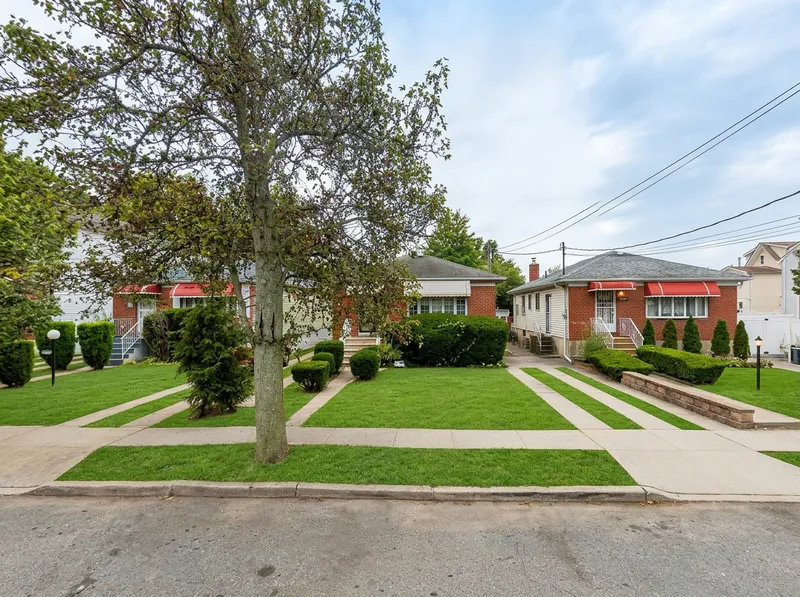 Property in Springfield Gardens, Queens